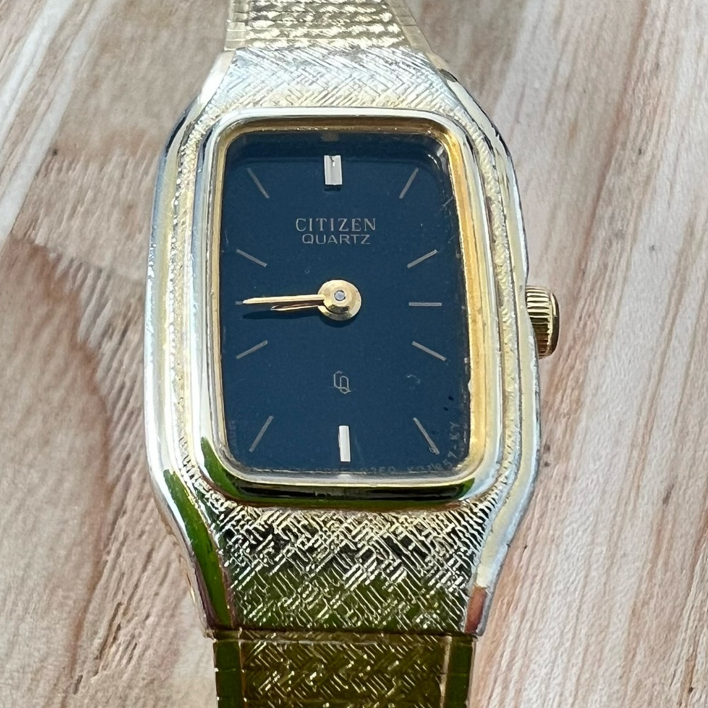 Vintage citizen quartz rectangular black dial gold tone dress watch NEW BATTERY